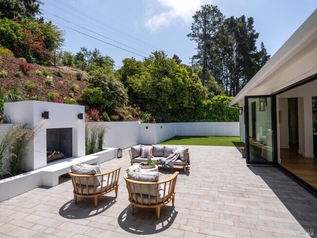 Foto del edificio - 213 Meda Ln