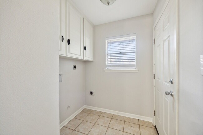 Foto del edificio - 1725 Northcrest Dr
