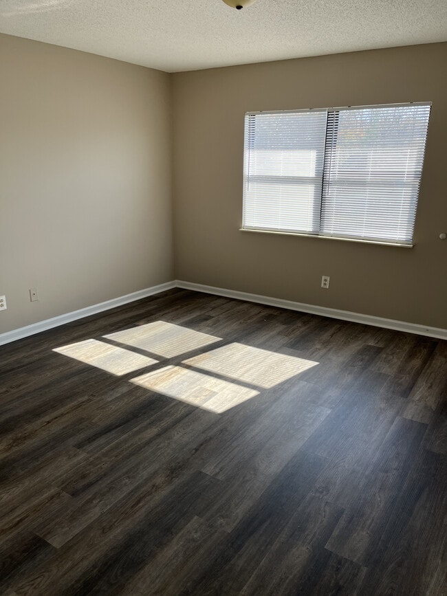 Foto del edificio - Coal Creek Apartment Homes