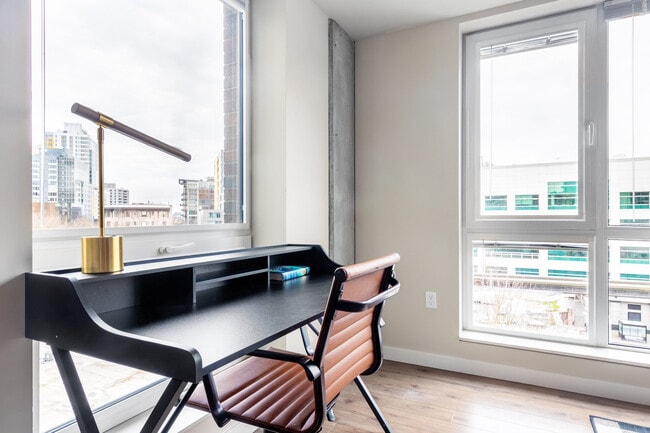 Foto del edificio - 101 Taylor Ave N