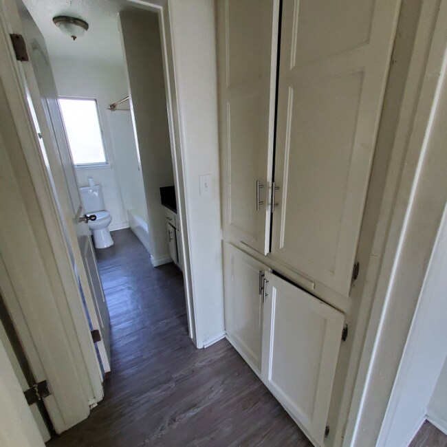 Foto del edificio - 4847 W Slauson Ave