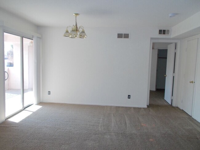 Building Photo - 4555 E Sahara Ave