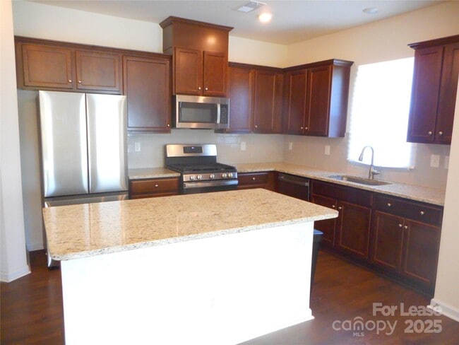 Building Photo - 5207 Maynard Hl Dr
