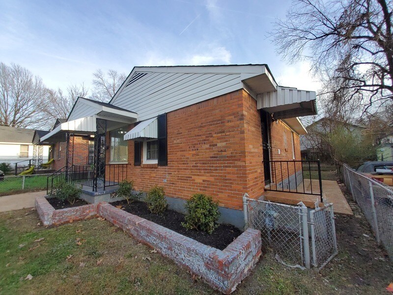 Primary Photo - 1431 Kimball Ave