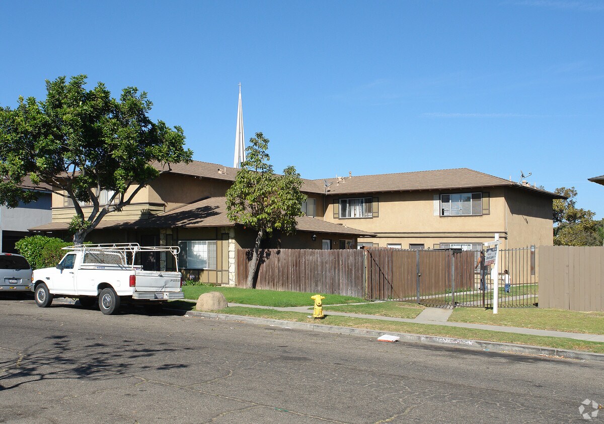Primary Photo - 540 S I St
