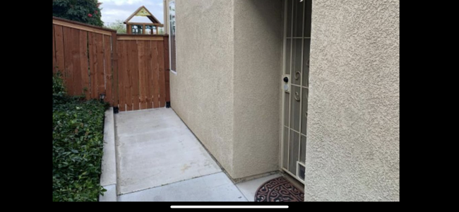 Casita - private entrance - 1624 Hillsborough St