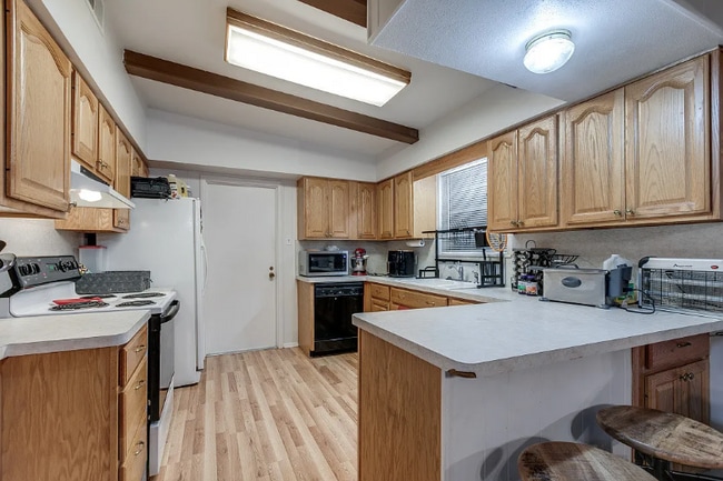 Building Photo - 3710 Skylark Ave