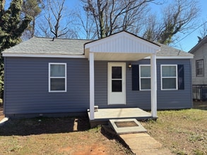 Building Photo - 411 Smith St