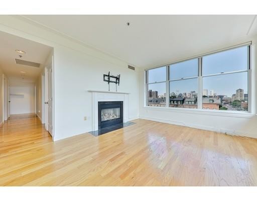 Foto del edificio - 1597 Washington St