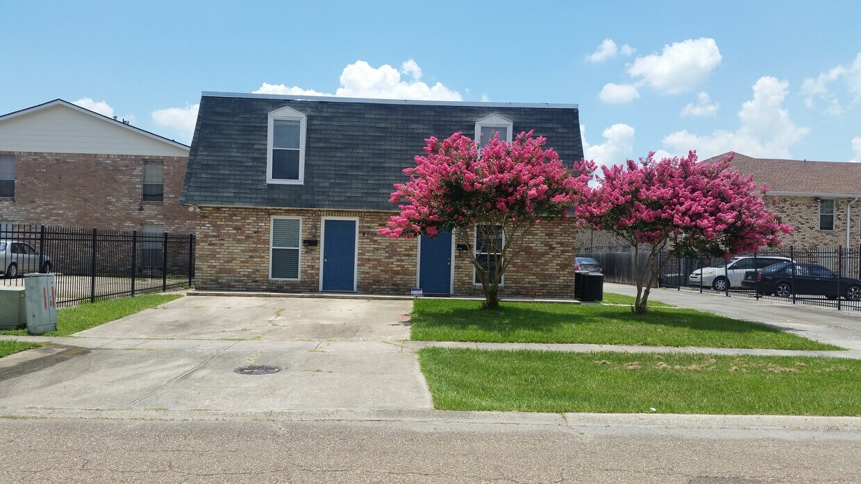 4902 Alvin Dark Ave, Baton Rouge, LA 70820 Townhome Rentals in Baton Rouge LA