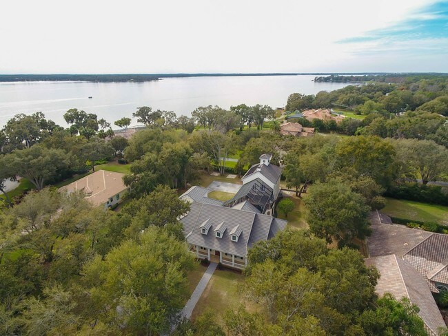 Foto del edificio - 317 Lakeshore Point Blvd