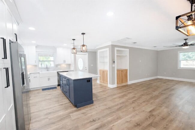 Building Photo - 47 Cypress Dr