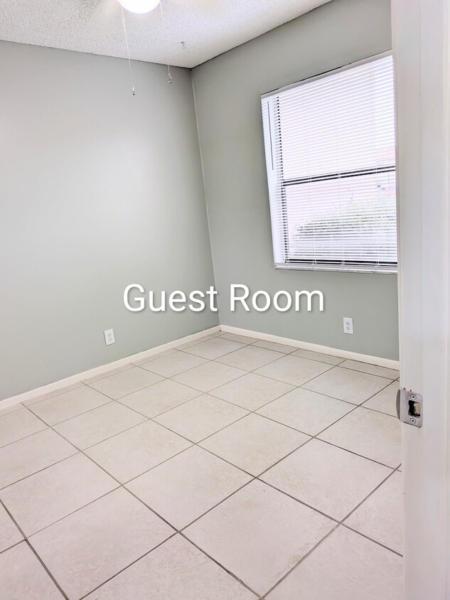 Foto del edificio - 7190 Golf Colony Ct