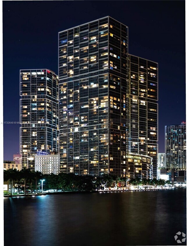 Building Photo - 465 Brickell Ave