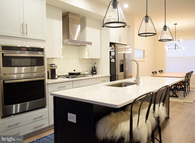 Building Photo - 2830 Dart Dr