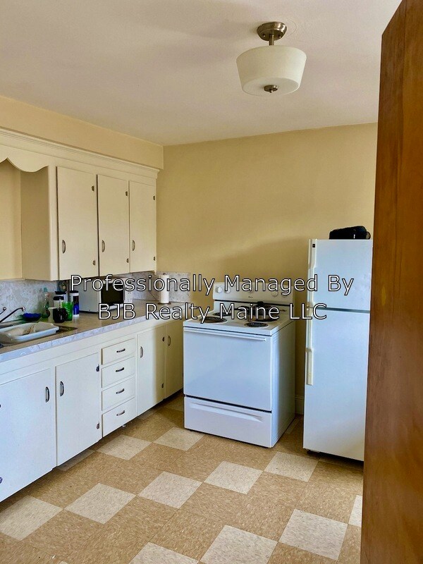 162 Washburn Ave Unit 4, Portland, ME 04102 Condo for Rent in