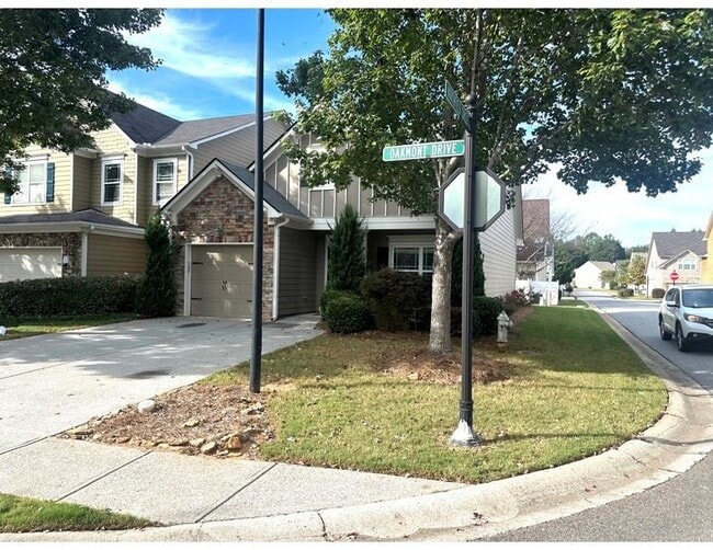 Foto del edificio - 140 Oakmont Dr