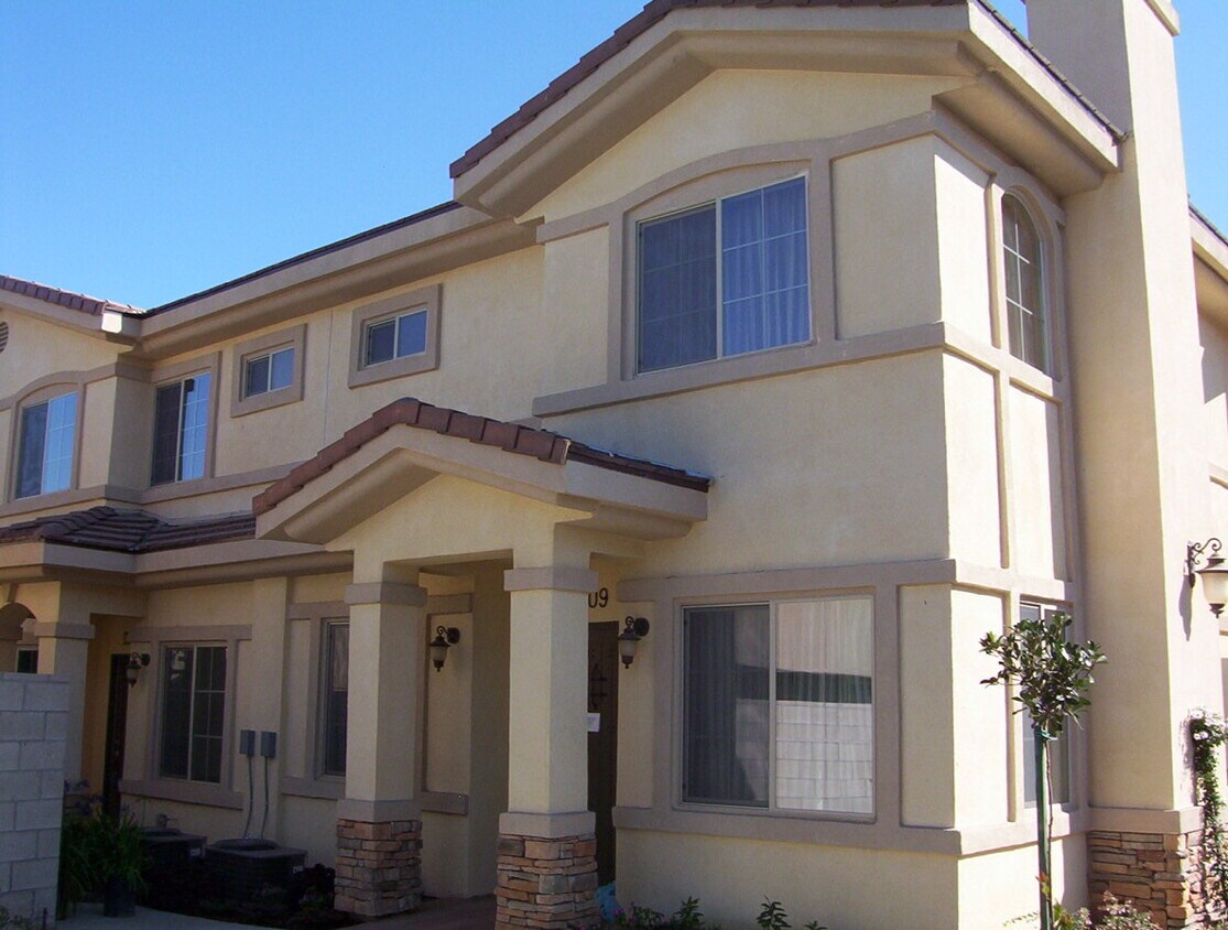 13705 Ruther Ave, South Gate, CA 90280 - Townhome Rentals in South Gate ...