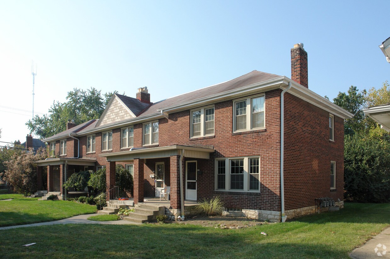 Building Photo - 921-927 Northwest Blvd