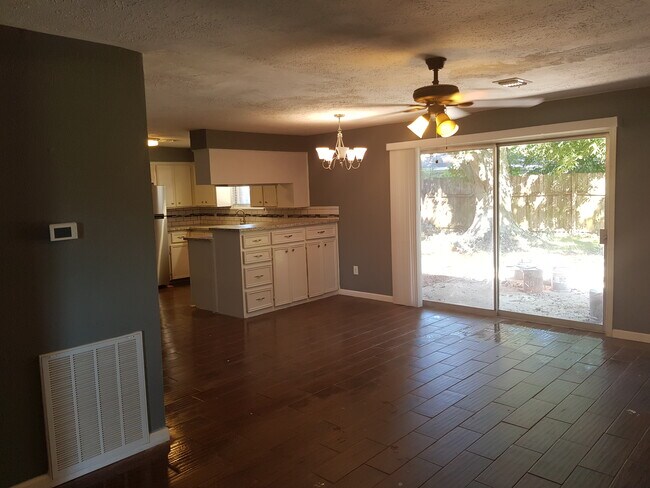 Foto del edificio - 306 Harold Ln