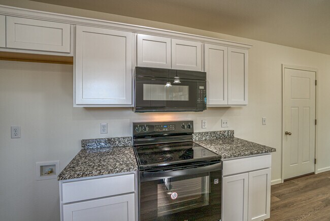 Building Photo - 220 E Sunset Cove Ln