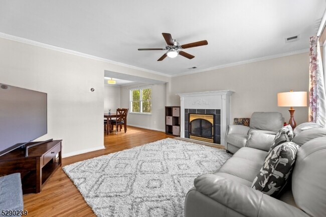 Building Photo - 161 River Dr
