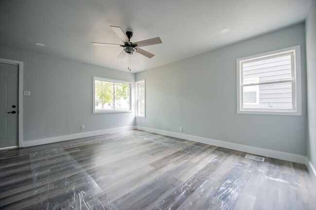 Foto del edificio - 4 bedroom 2 Bath home!!