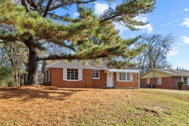 Foto del edificio - Newly Renovated 3 Bedroom 2 Bath Home Available Now! MOVE-IN SPECIAL: Get your FIRST MONTH'S rent...