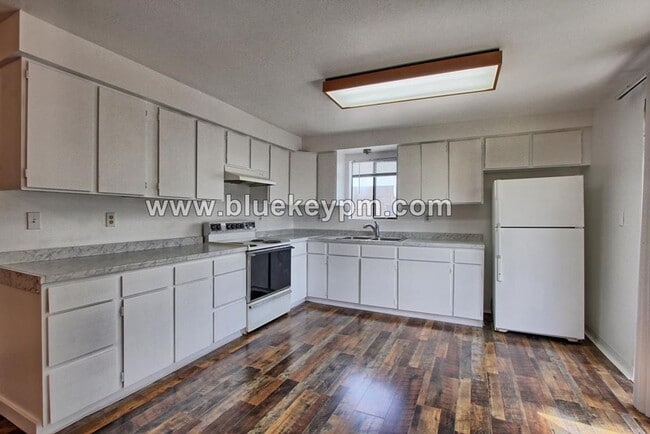 Building Photo - 4716 NE 108th Ave