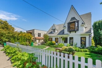 Building Photo - 732 36th Ave