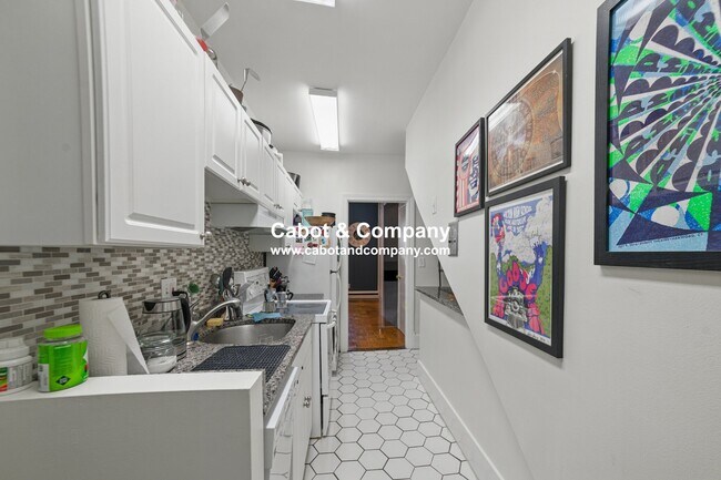 Building Photo - 103 Appleton St