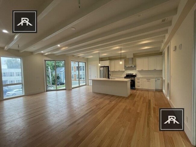 3 bedroom in Brookline MA 02445 - 3 bedroom in Brookline MA 02445 Apartment
