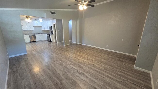 Building Photo - 5610 Tallow Tree Dr