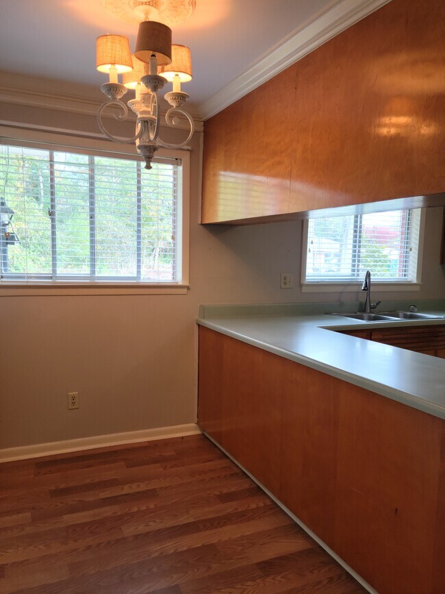 Comedor/cocina - 214 Moncrief St