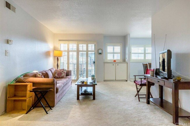 Foto del edificio - 277 Pleasant St
