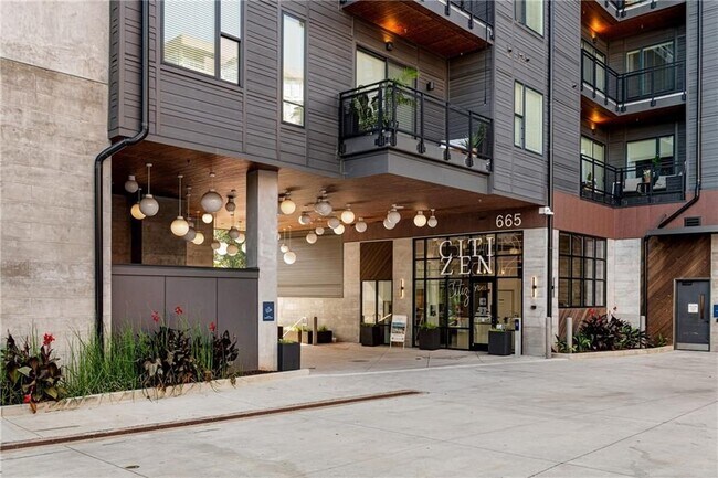 Foto del edificio - 665 Auburn Ave NE
