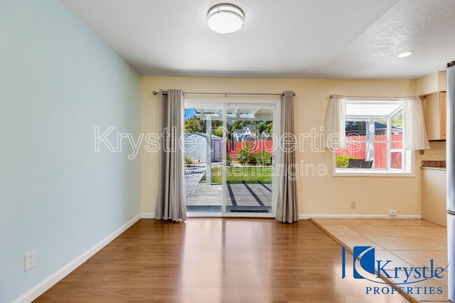 Building Photo - 1411 Mariposa St