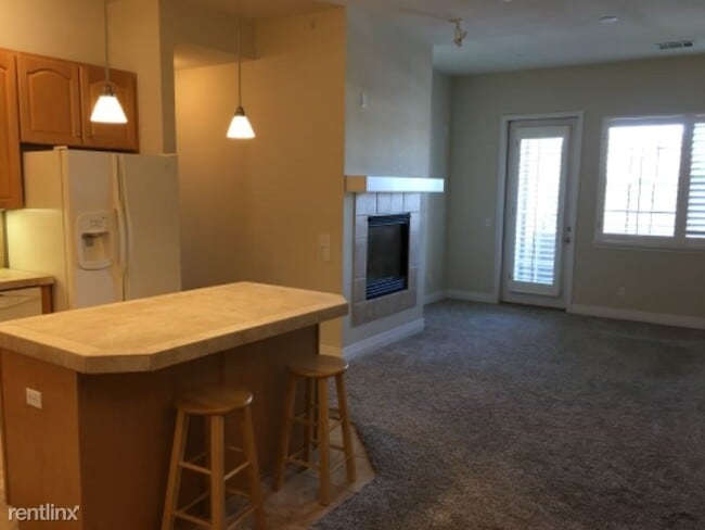 Building Photo - 2 br, 2 bath Condo - 209 Quebec St O Unit O