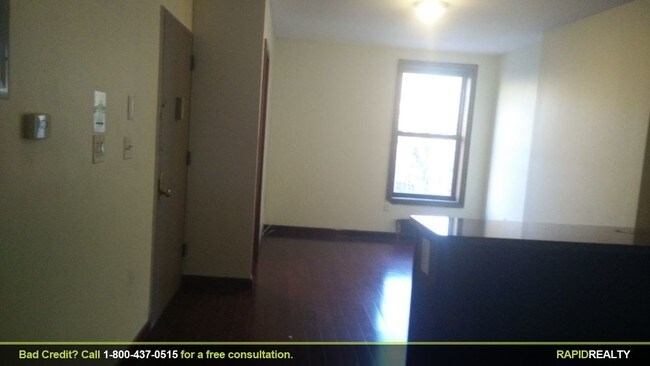 Building Photo - 230 Hoyt St
