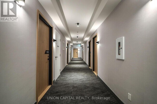 Building Photo - 35 Parliament St