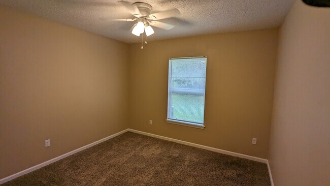 Building Photo - 129 Plantation Point Dr