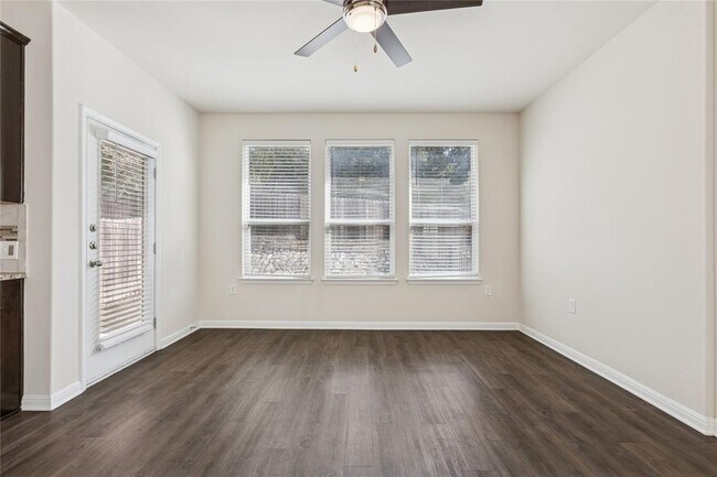 Foto del edificio - 6109 Steep Cactus Trail