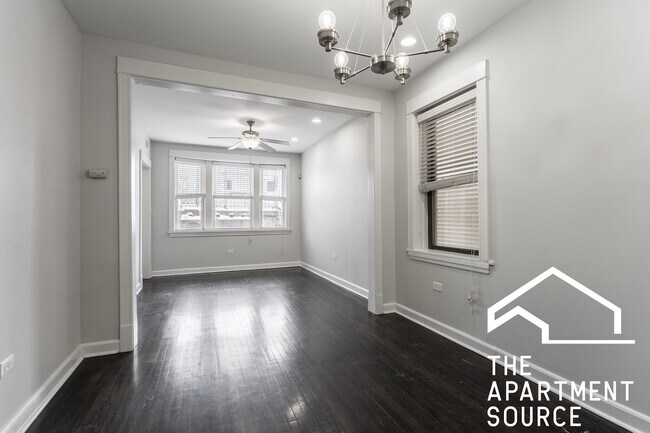 Foto del edificio - 1530 N Greenview Ave
