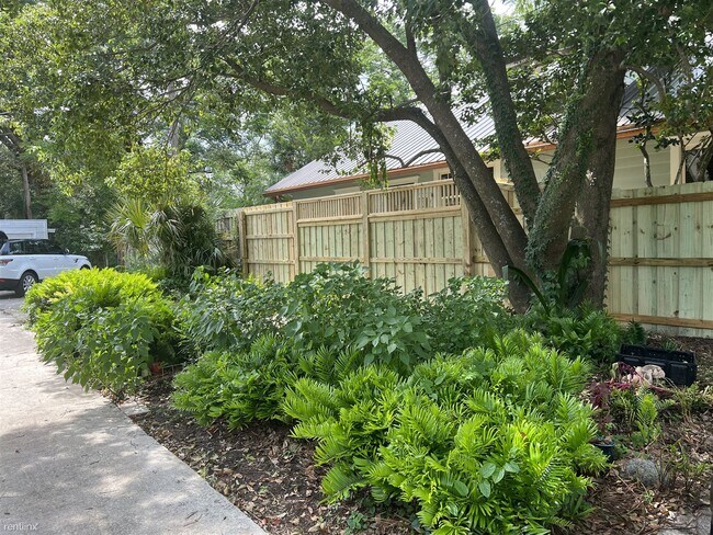 Foto del edificio - 1 br, 1 bath Duplex - 1912 Chamberlin Stre...