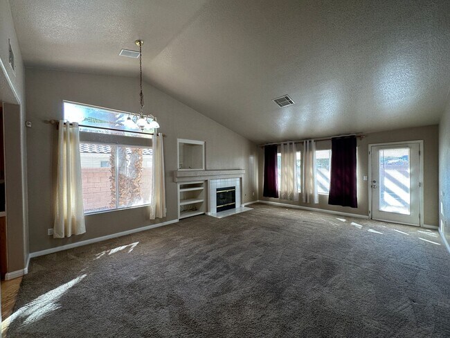 Building Photo - 623 Casa Del Norte Dr