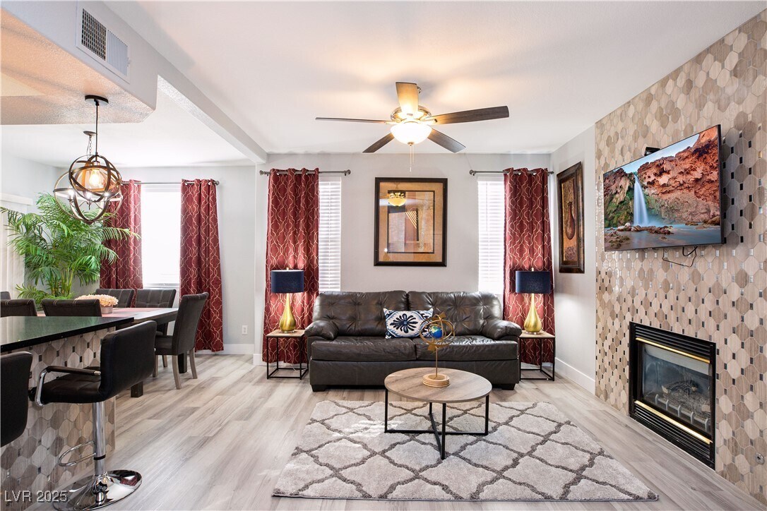 Foto principal - 7705 Himalayas Ave