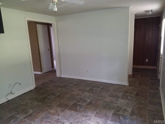 Foto del edificio - 230 Creek Rd