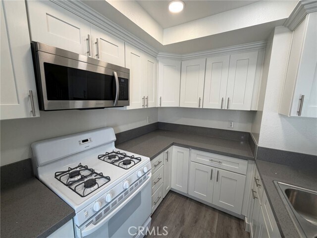 Foto del edificio - 4782 James