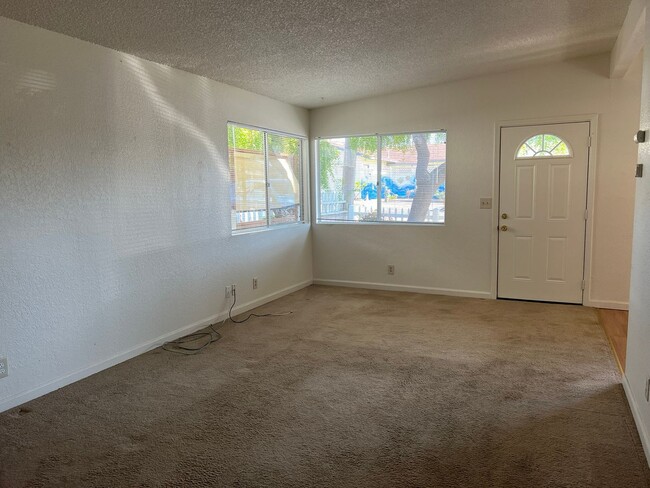 Building Photo - 431 Kodiak St