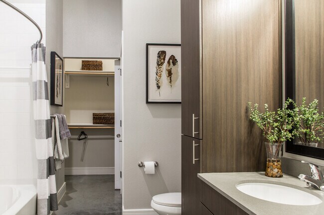 Building Photo - Luxury Living at Its Best: Exquisite Two B...